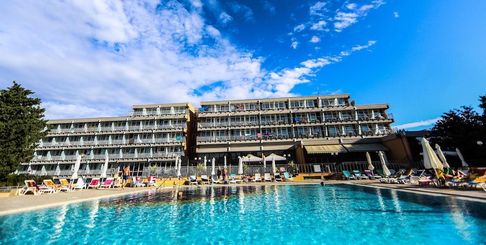 Arena Hotel Holiday Medulin Eksteriør bilde